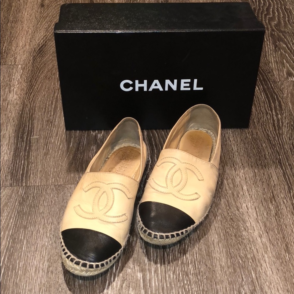Chanel Tan and Black Espadrilles Size 6 / 36